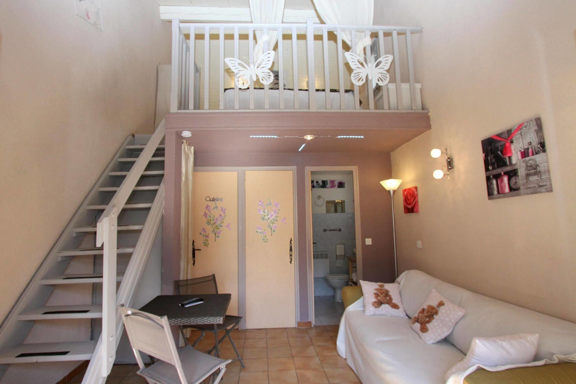 Auberge Des Pins Tourrettes Zewnętrze zdjęcie
